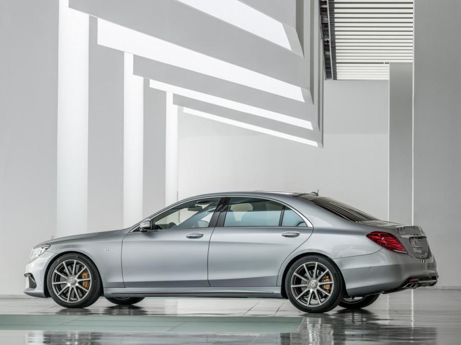  Mercedes-Benz S63 AMG 2013 года  (фото 15 из 30)